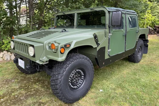 2005 AM General M1114 HMMWV
