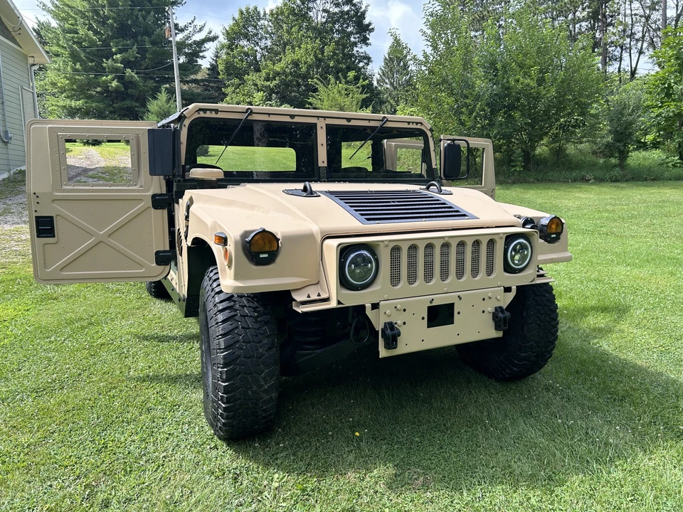 Hummer HMMWV - Image 19 of 31