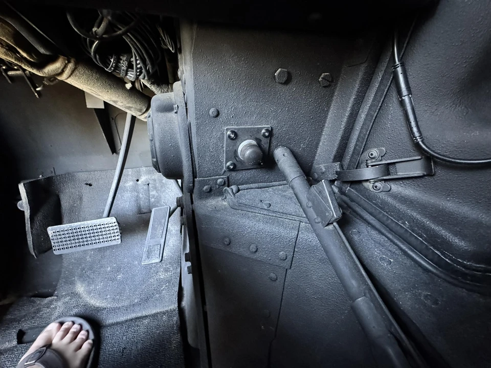 Hummer HMMWV - Image 25 of 31