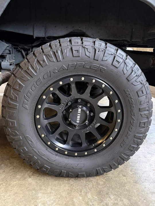Hummer HMMWV - Image 16 of 31
