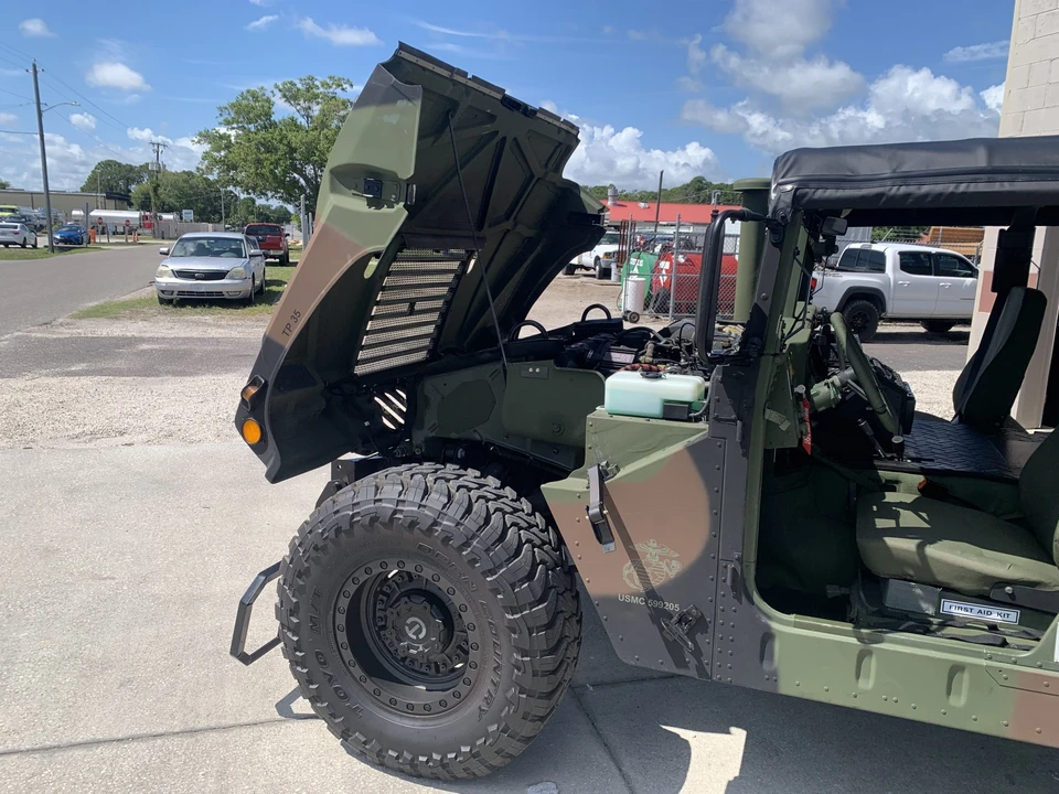 Hummer HMMWV - Image 28 of 31