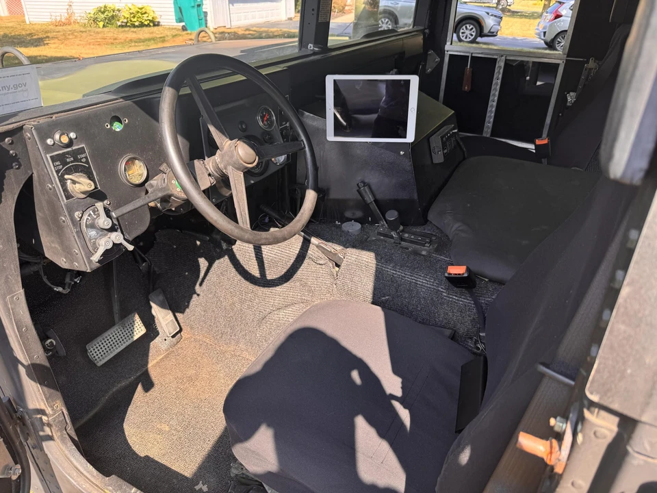 Hummer HMMWV - Image 24 of 31