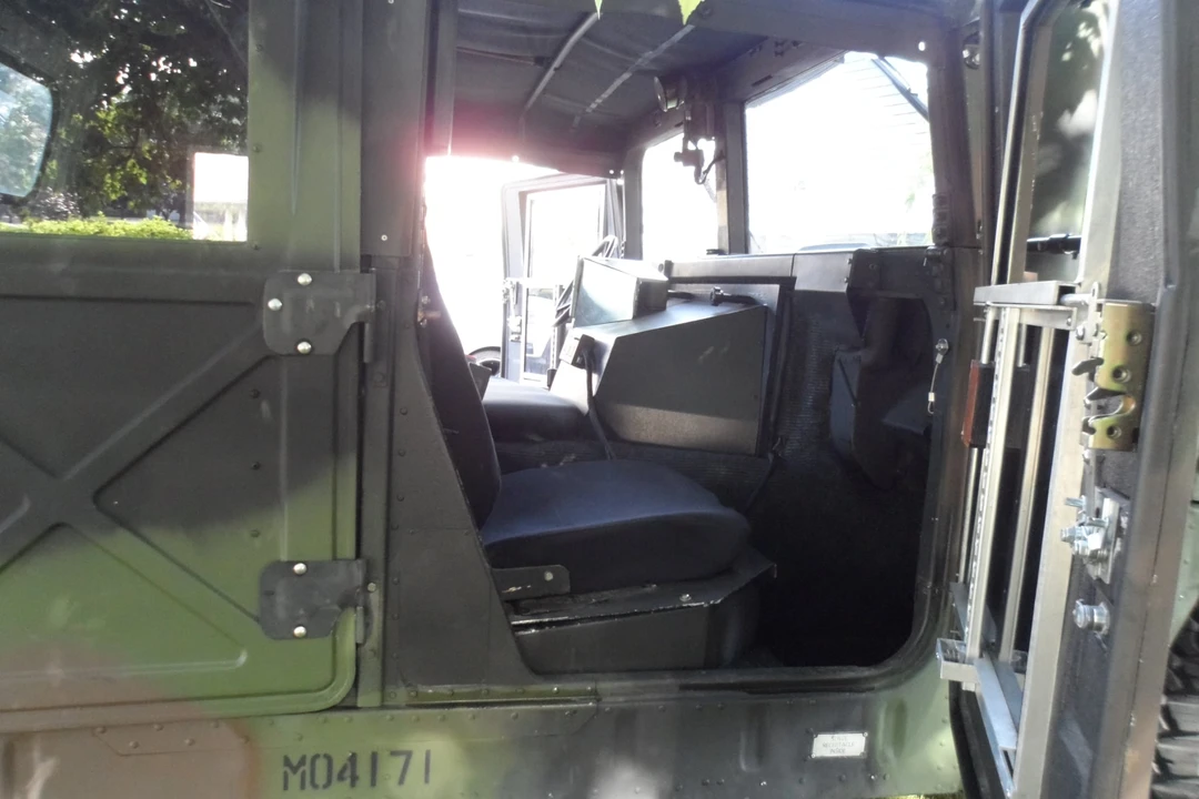 Hummer HMMWV - Image 22 of 31