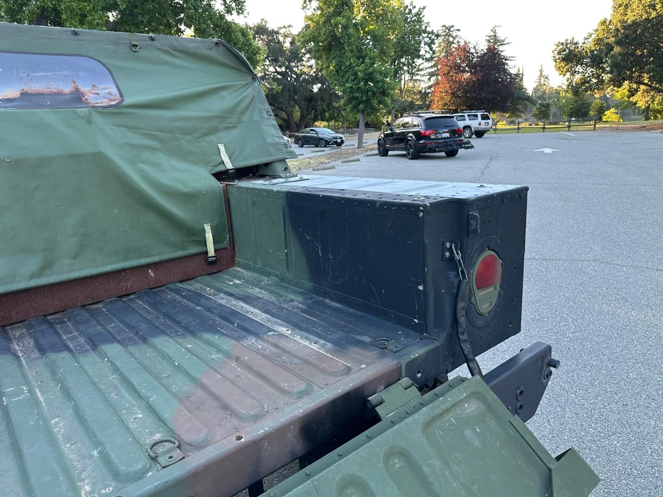 Hummer HMMWV - Image 20 of 31