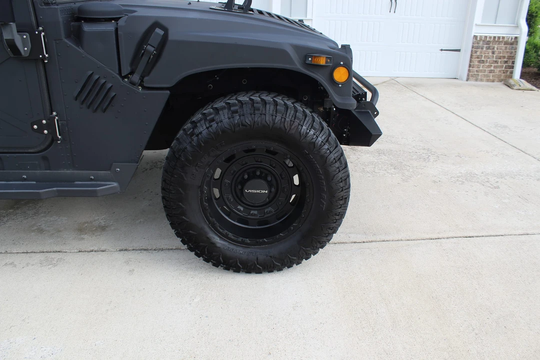 Hummer HMMWV - Image 24 of 31
