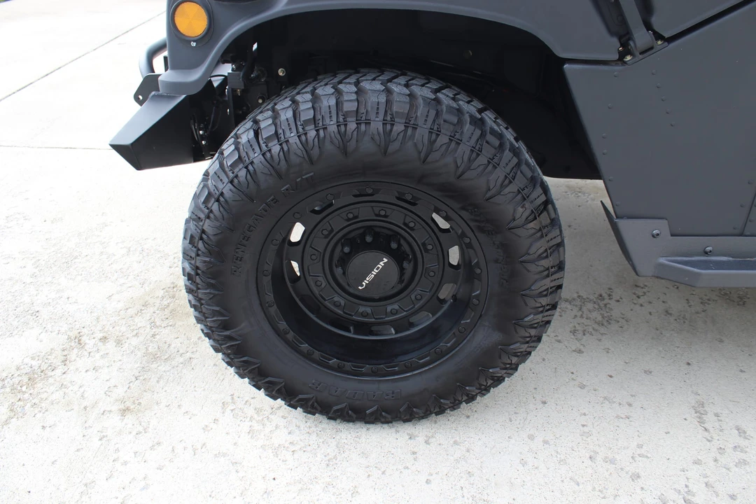 Hummer HMMWV - Image 22 of 31