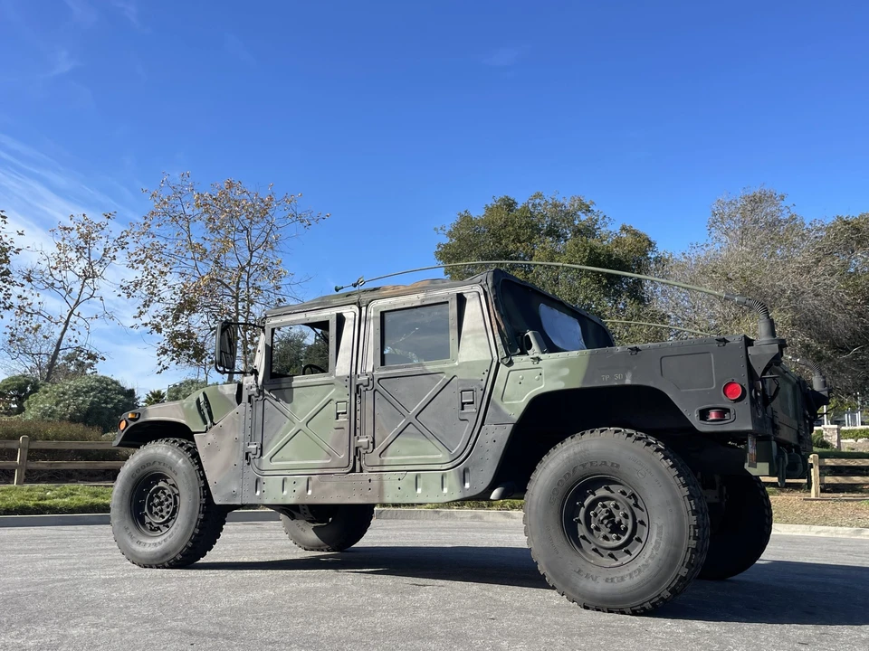 Hummer HMMWV - Image 5 of 31