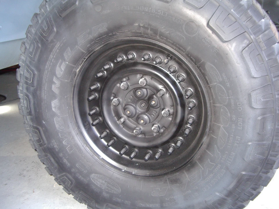 Hummer HMMWV - Image 25 of 31