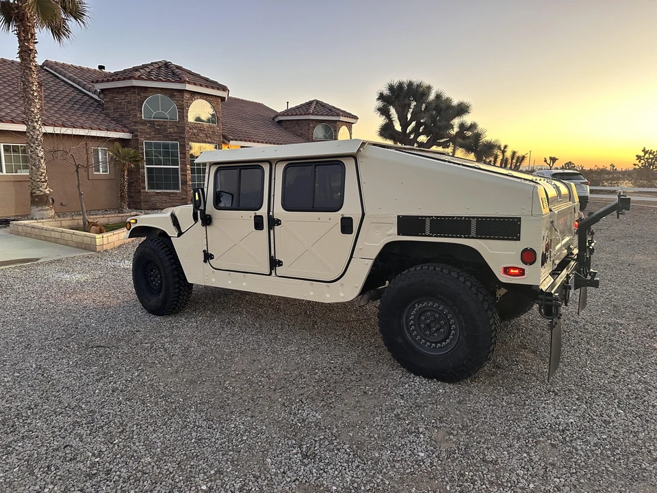 Hummer HMMWV - Image 5 of 31