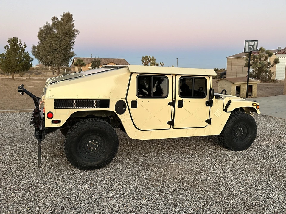 Hummer HMMWV - Image 13 of 31