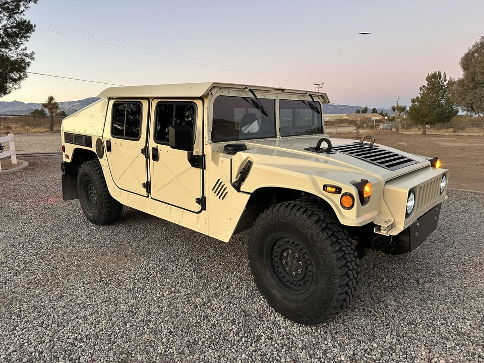 Hummer HMMWV - Image 16 of 31