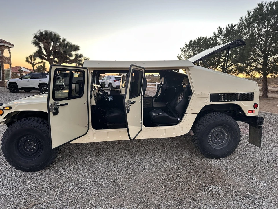 Hummer HMMWV - Image 30 of 31