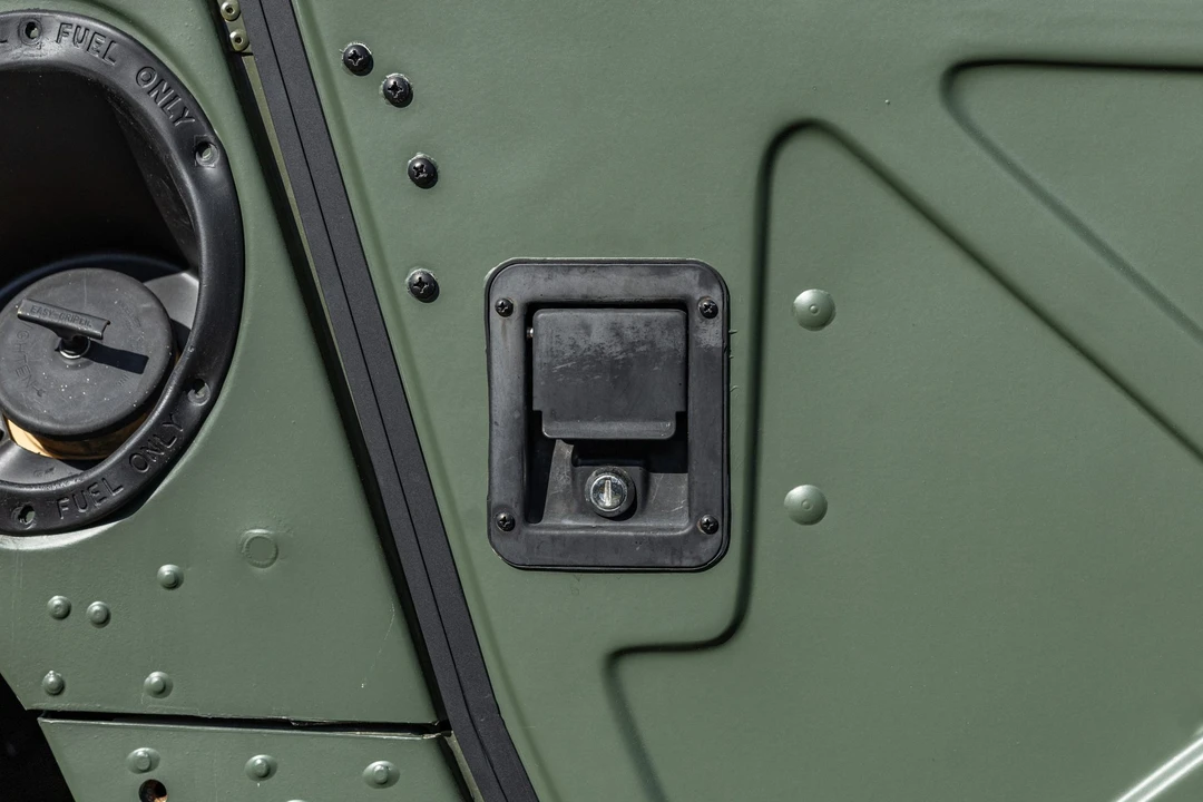 Hummer HMMWV - Image 25 of 31