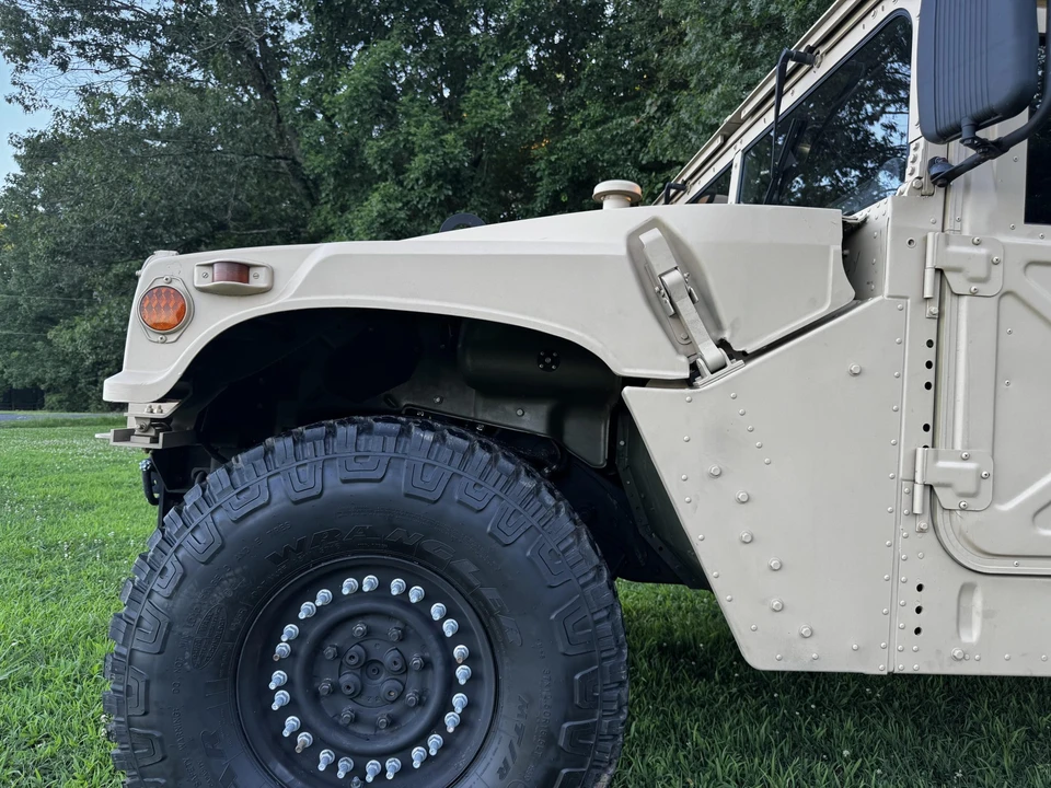 Hummer HMMWV - Image 17 of 31
