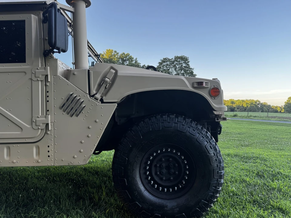 Hummer HMMWV - Image 20 of 31