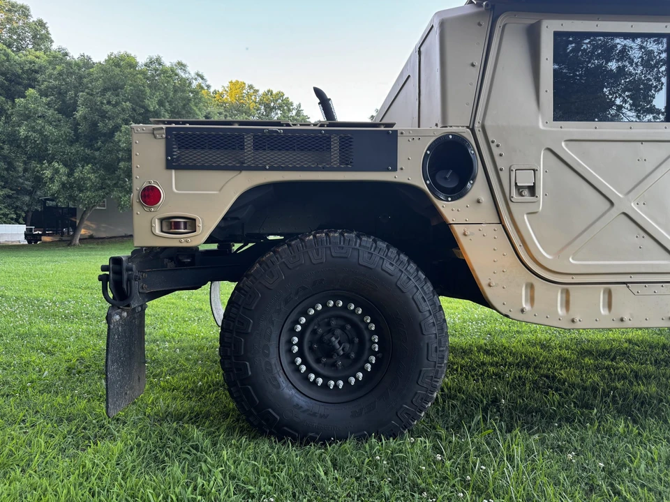 Hummer HMMWV - Image 19 of 31