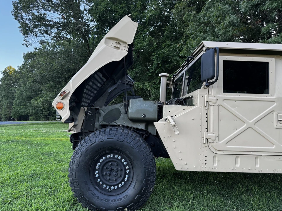 Hummer HMMWV - Image 16 of 31