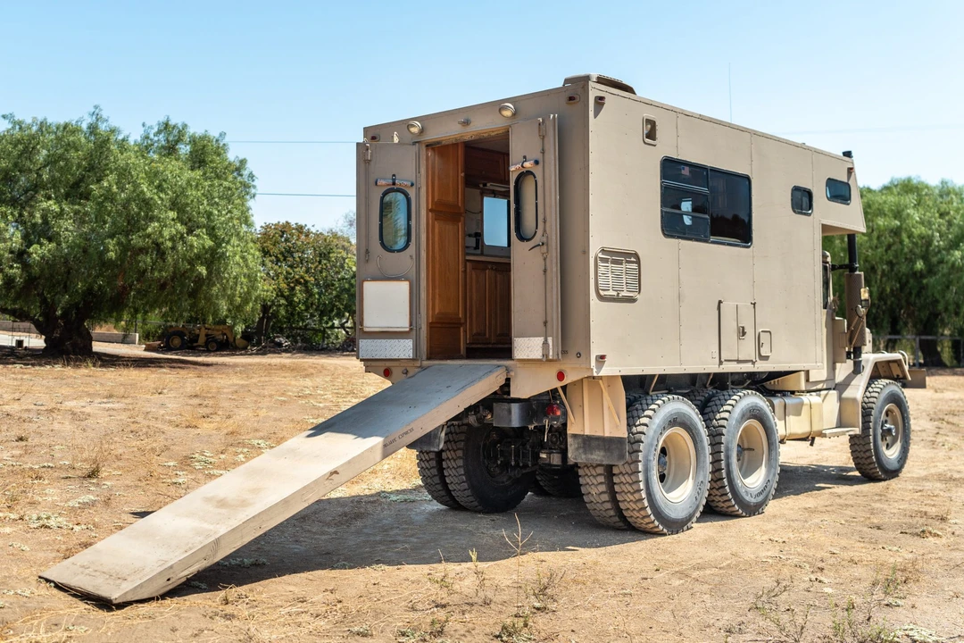 AM General - Image 14 of 31