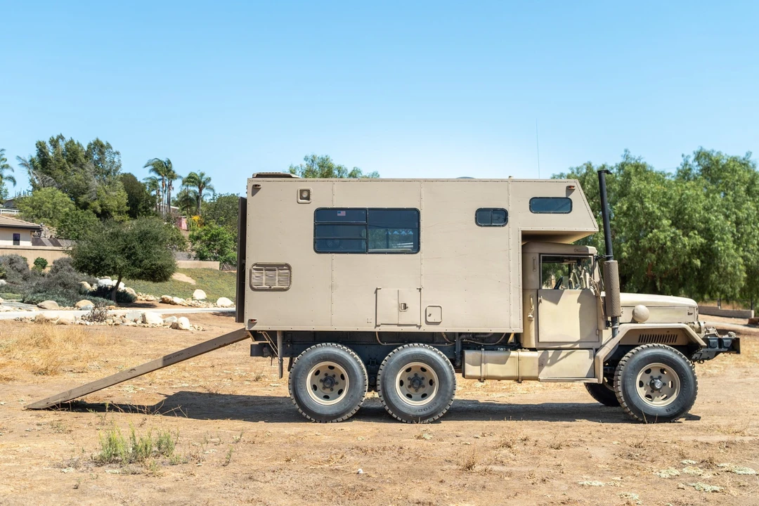 AM General - Image 15 of 31