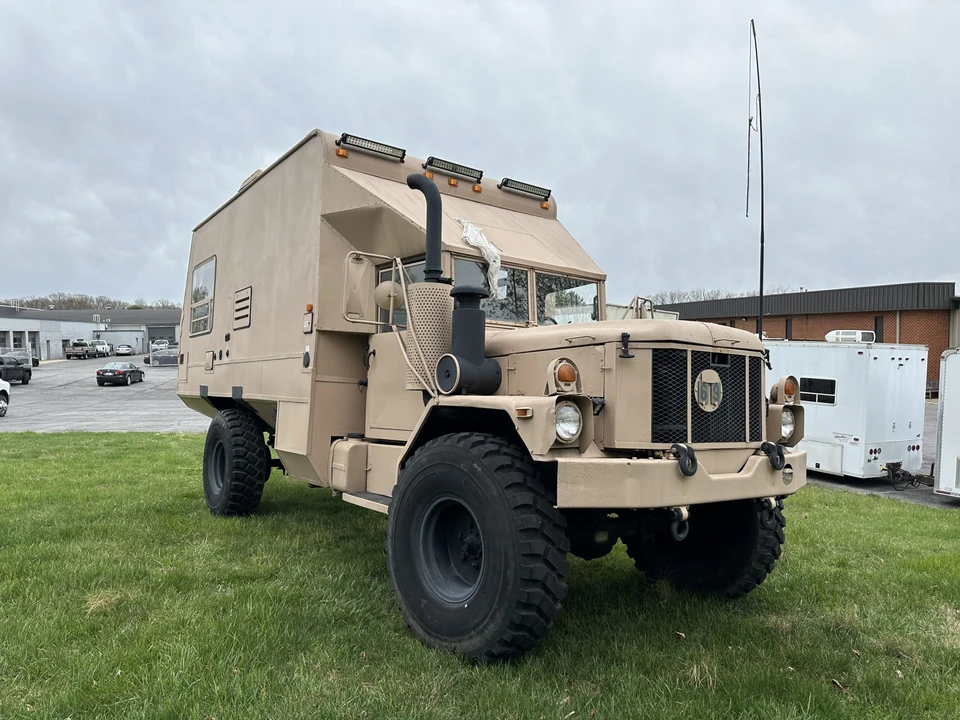AM General - Image 5 of 31