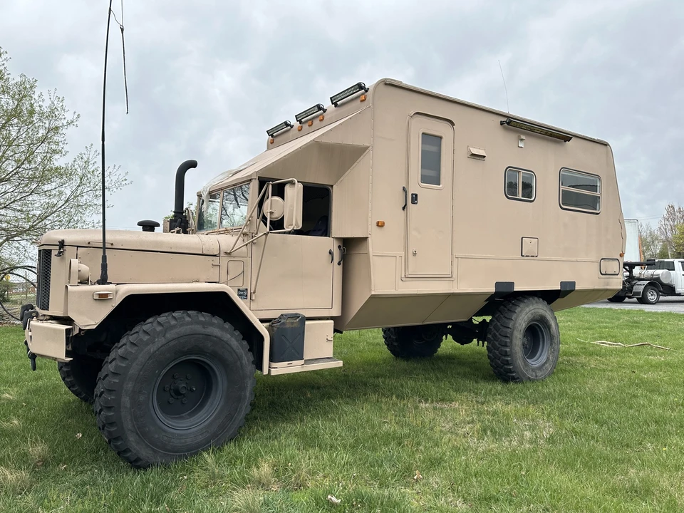 AM General - Image 14 of 31
