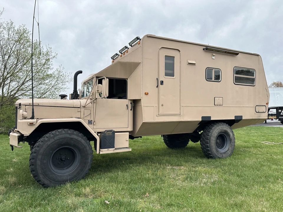 AM General - Image 15 of 31