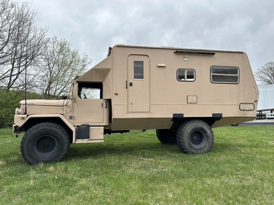 AM General - Image 17 of 31