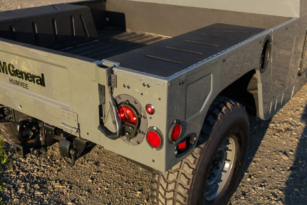 AM General Hummer - Image 22 of 31