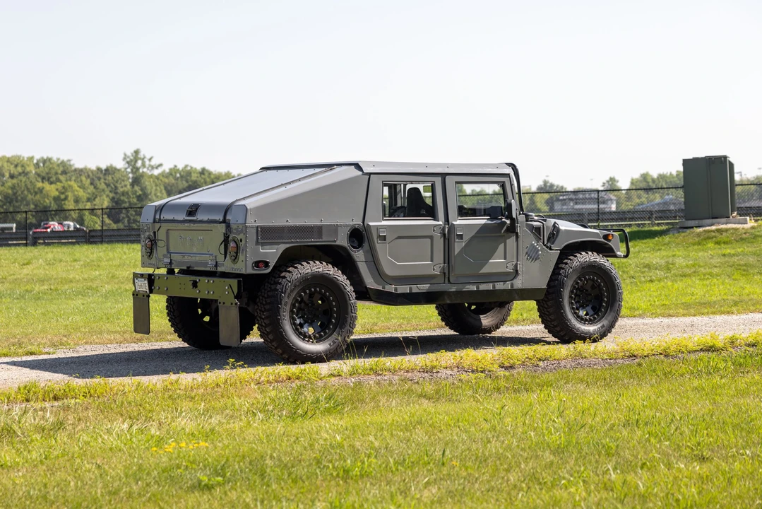 Hummer HMMWV - Image 14 of 31