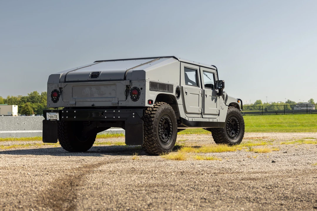 Hummer HMMWV - Image 3 of 31