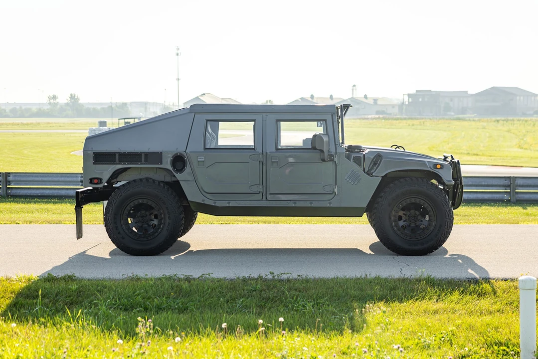 Hummer HMMWV - Image 24 of 31
