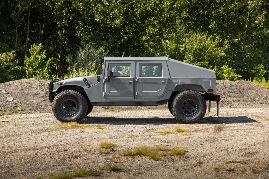 Hummer HMMWV - Image 5 of 31