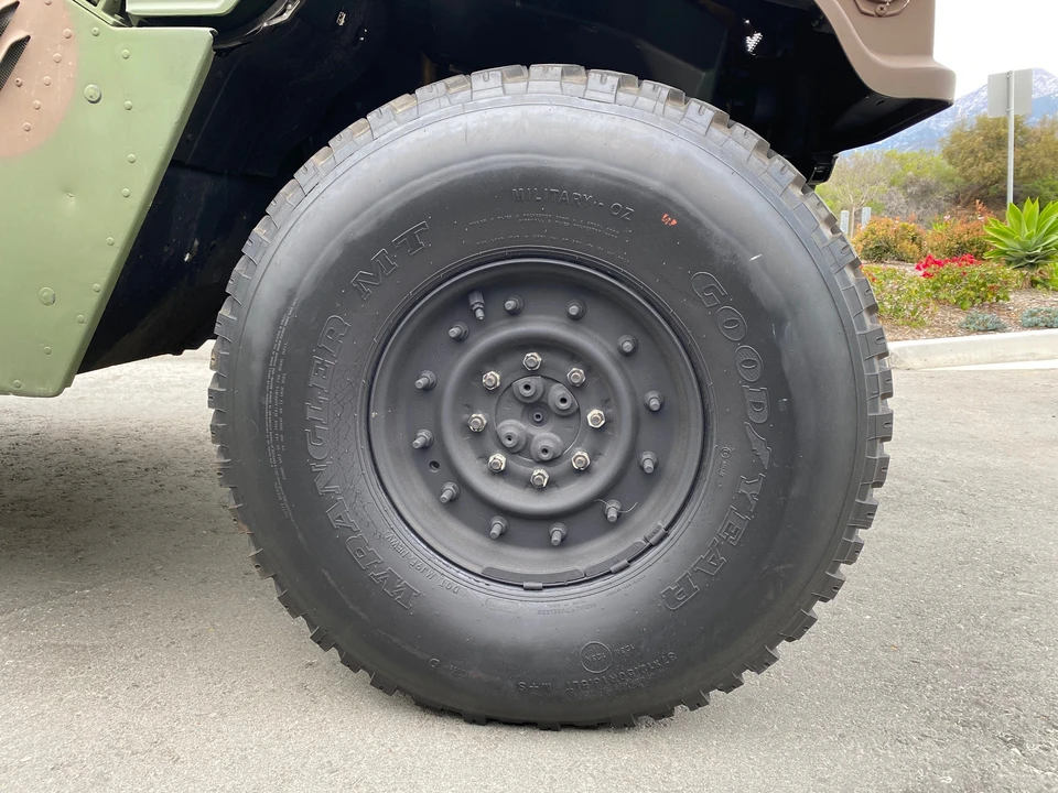 Hummer HMMWV - Image 30 of 31