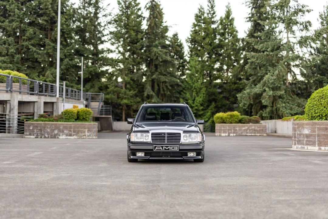 1993 Mercedes-Benz W124 E-Class - Image 2 of 31