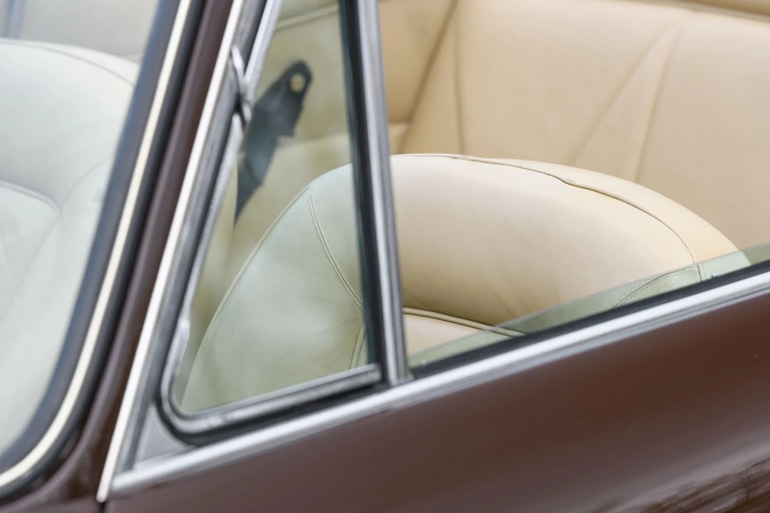 1968 Aston Martin DB6 Volante - Image 13 of 31