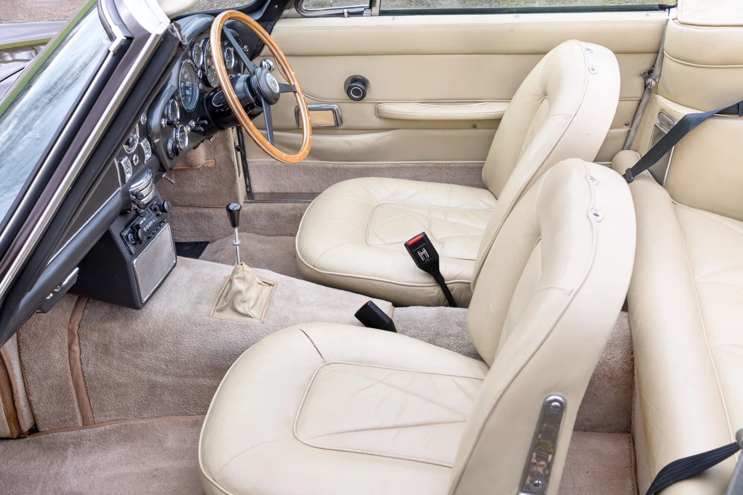 1968 Aston Martin DB6 Volante - Image 28 of 31