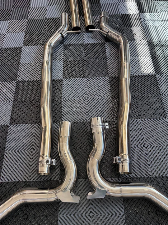 2017 Parts & Memorabilia Mechanical Components - Image 4 of 9