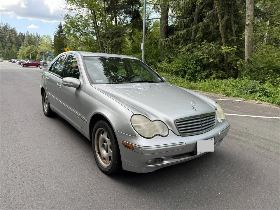 2002 Mercedes-Benz W203 C-Class - Image 2 of 11