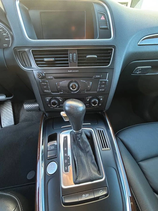 2012 Audi 8R Q5 - Image 10 of 24