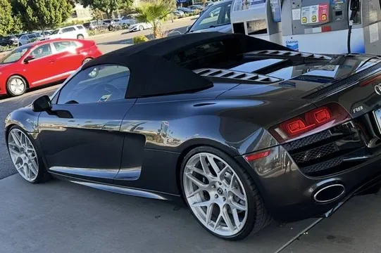 2012 Audi R8 V-10 Spyder