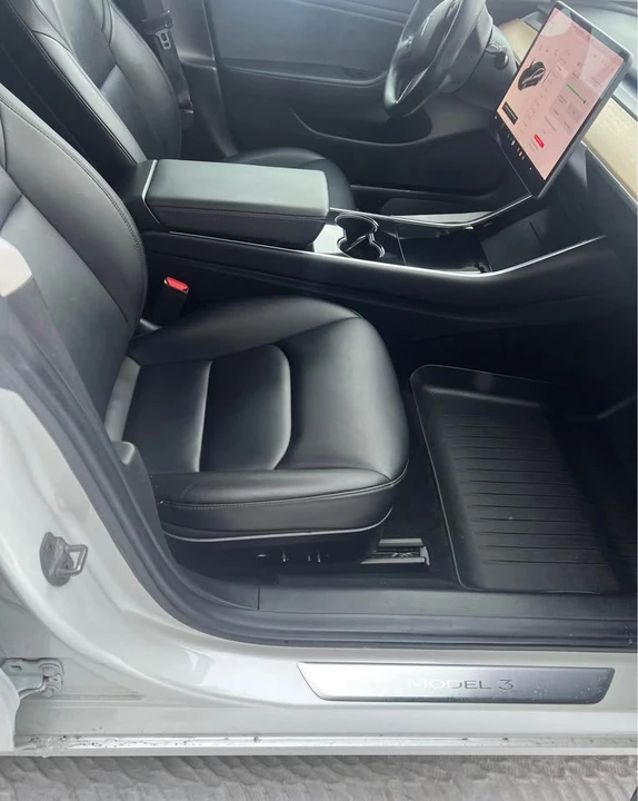 2019 Tesla Model 3 - Image 2 of 5