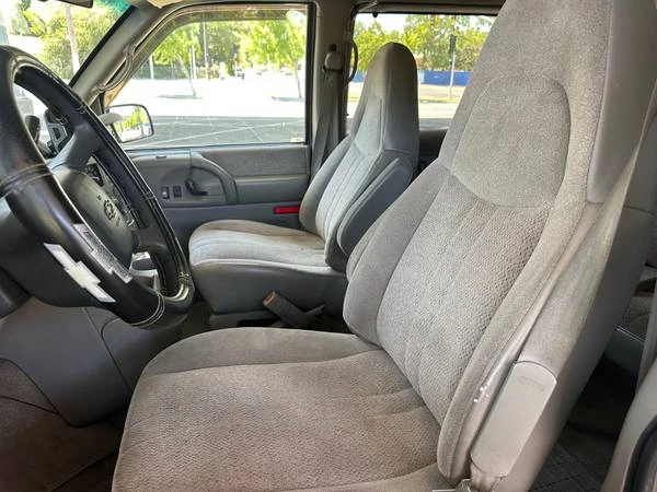 2002 Chevrolet Astro - Image 8 of 20