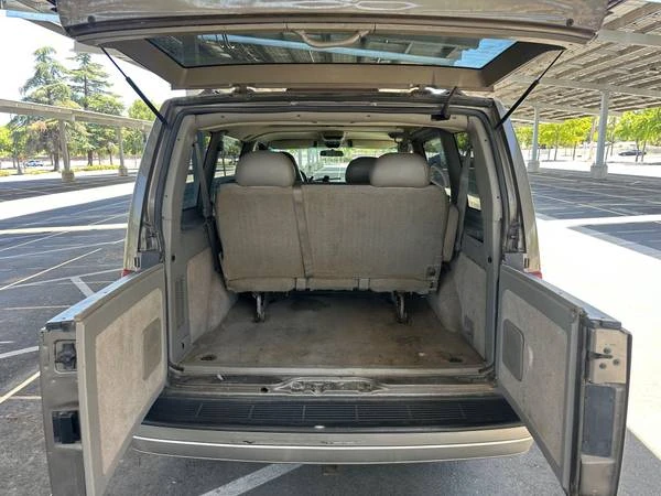 2002 Chevrolet Astro - Image 12 of 20