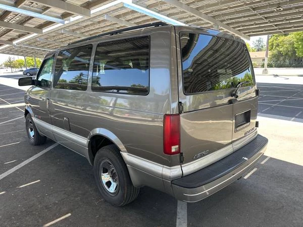 2002 Chevrolet Astro - Image 3 of 20