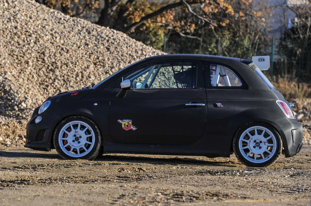 Abarth - Image 6 of 26