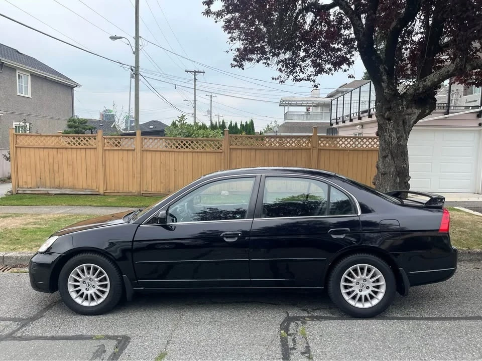 2001 Acura EL - Image 2 of 4