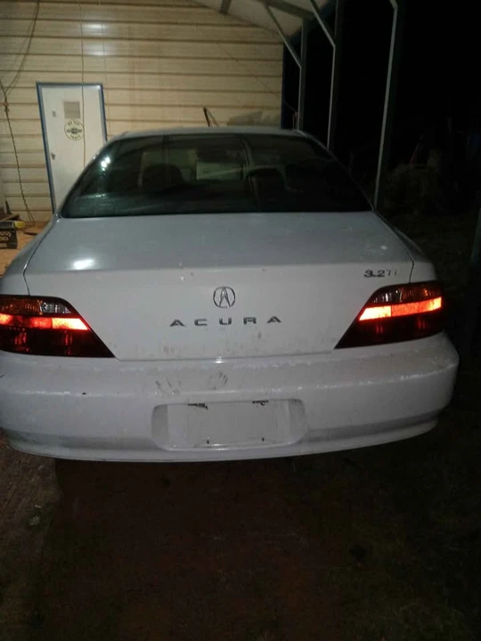Acura - Image 3 of 4