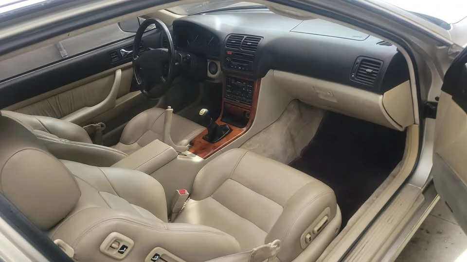 Acura Legend - Image 3 of 6