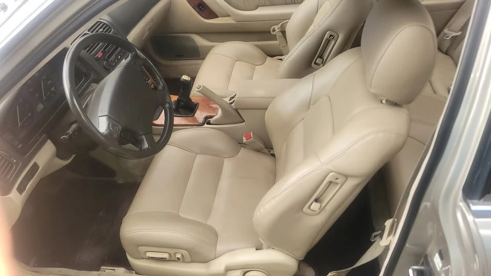 Acura Legend - Image 5 of 6