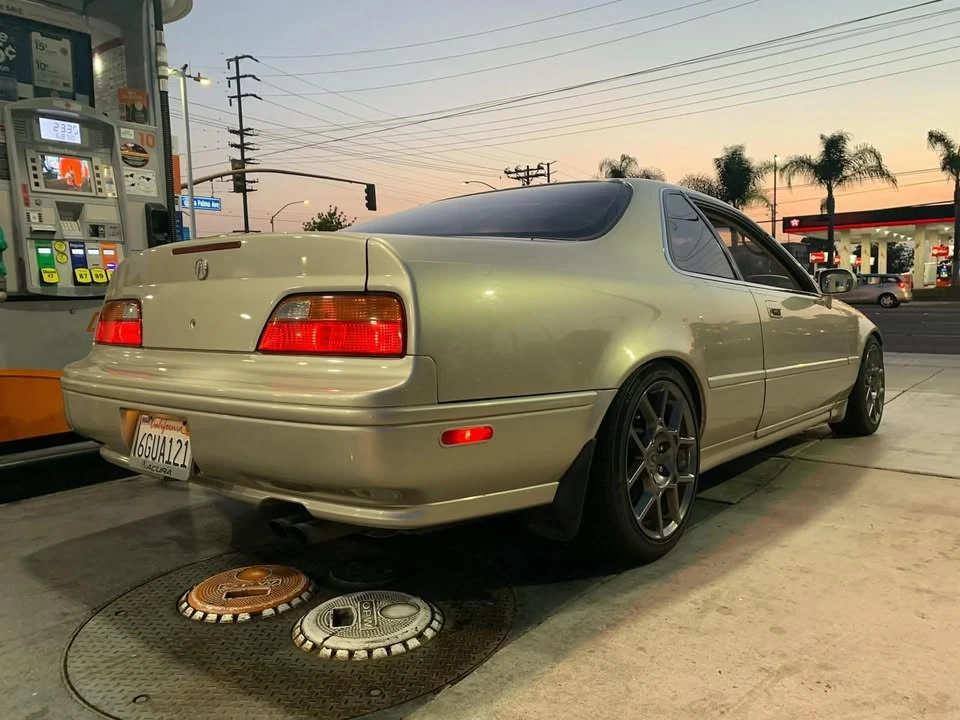 Acura Legend - Image 2 of 6